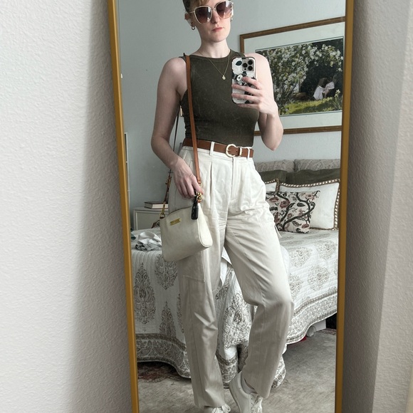 Meet your Posher, Rebecca - Picture 3 of 5